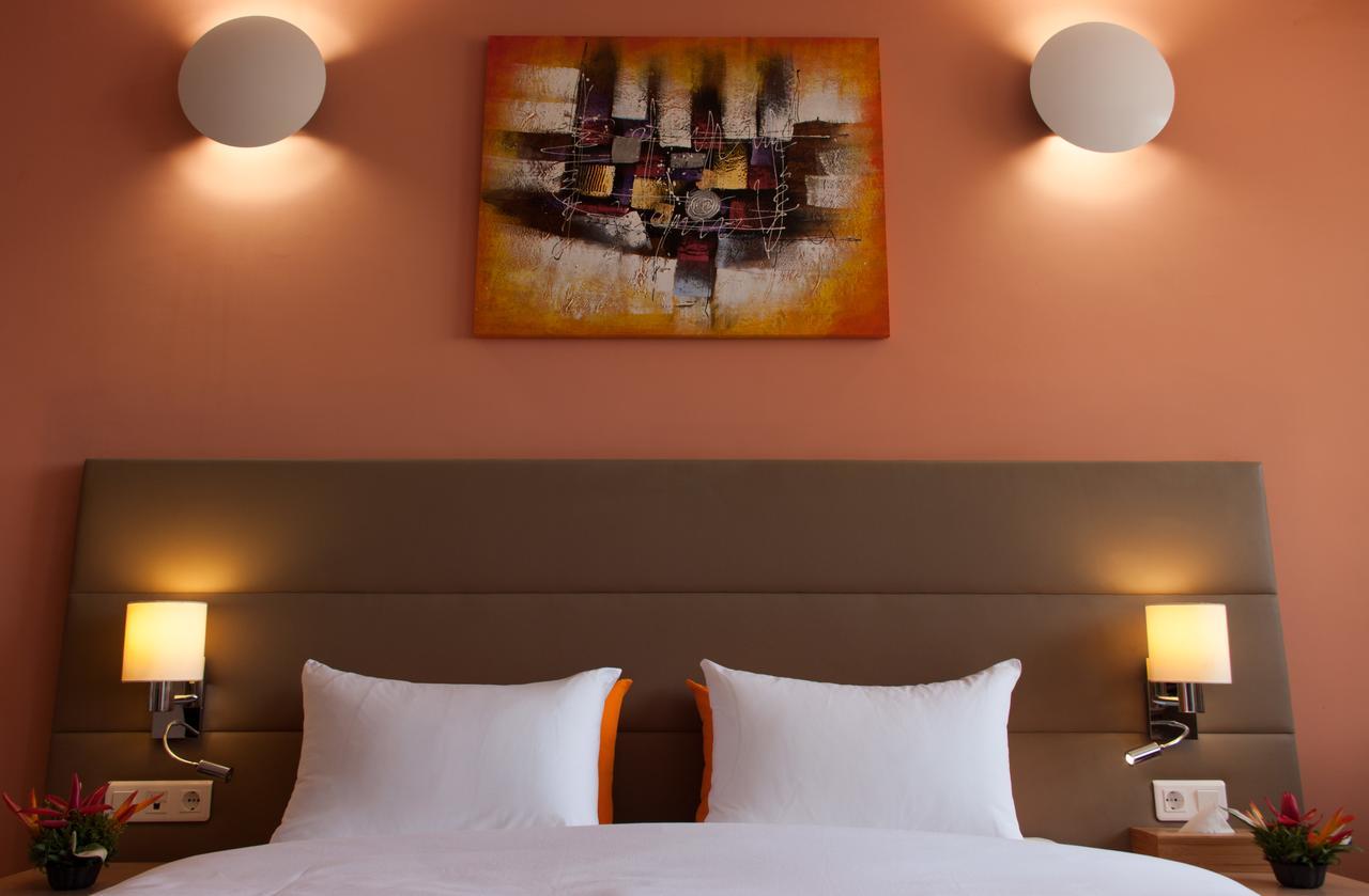 Bravia Hotel Ouagadougou Ngoại thất bức ảnh